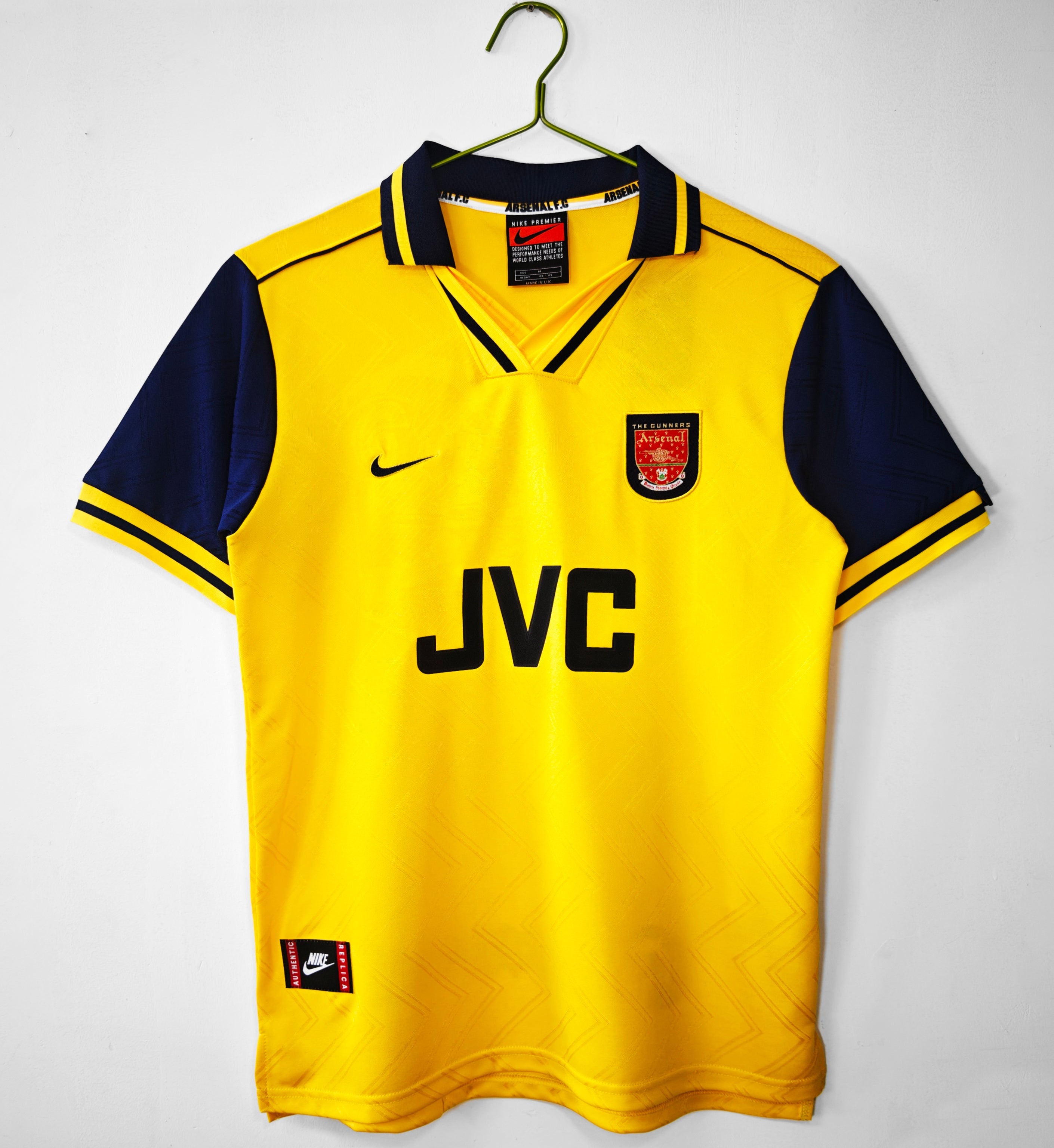 Arsenal 1996–97 retro bortedrakt